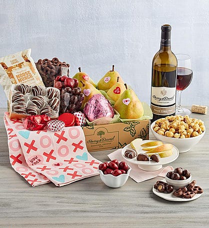 Grand Valentine&#39;s Day Gift Box with Wine